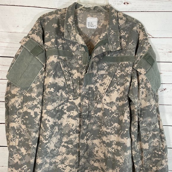 SOLD Army Combat Uniform Coat EUC Men's Size Medium / Large - Picture 1 of 11